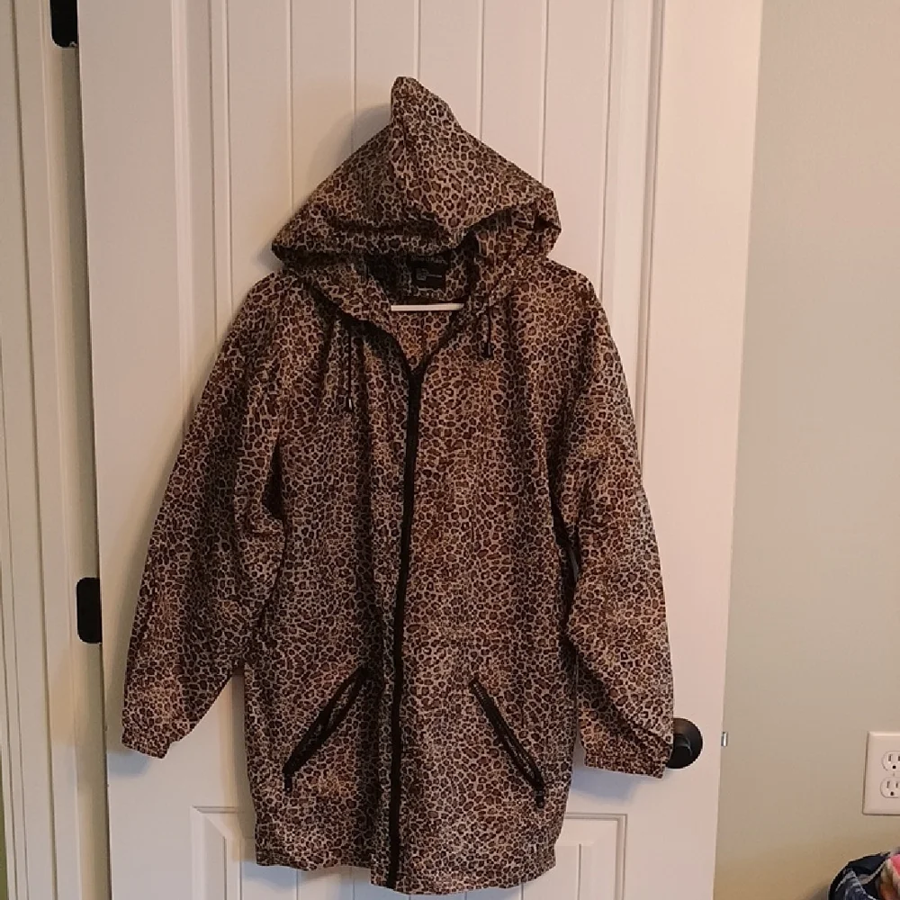 Woman's ShedRain Fun Leopard Print Jacket-Size M/L